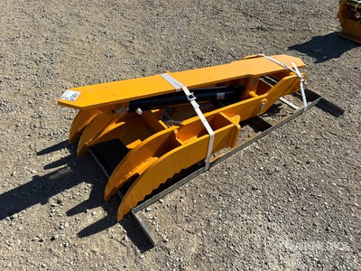 2025 Handy HET320 30 in Excavator Thumb (Unused)