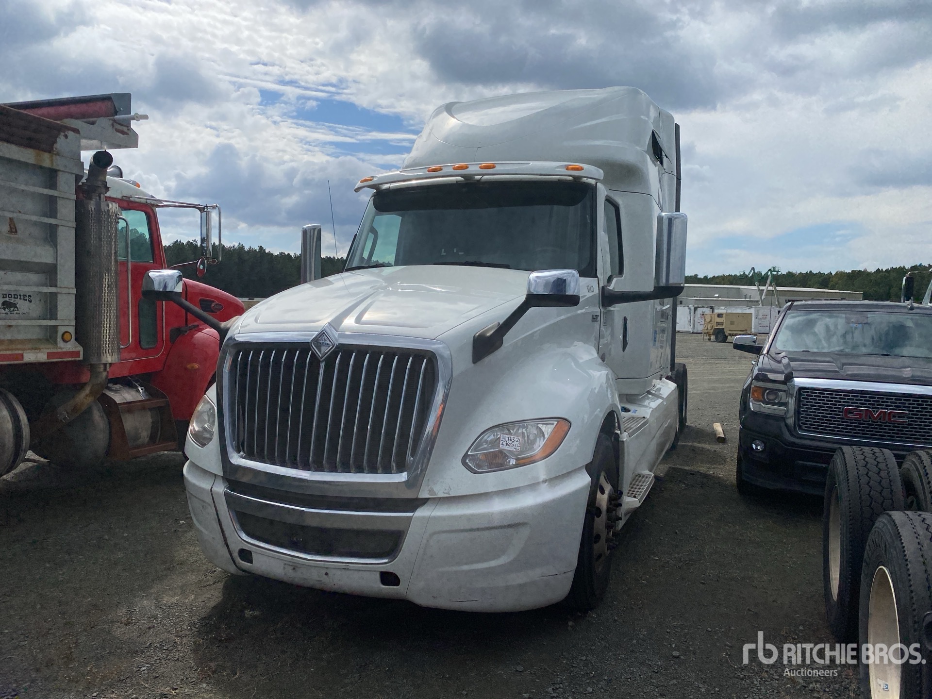 2019 International LT625 6x4 T/A Sleeper Truck Tractor