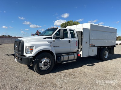 2018 Ford F-750 4x2 Extended Cab Chipper Truck