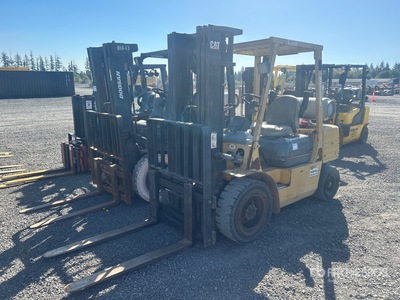 1996 Cat GP30 6000 lb Pneumatic Tire Forklift