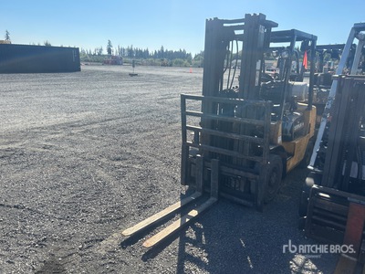 1999 Cat GP25 4400 lb Pneumatic Tire Forklift