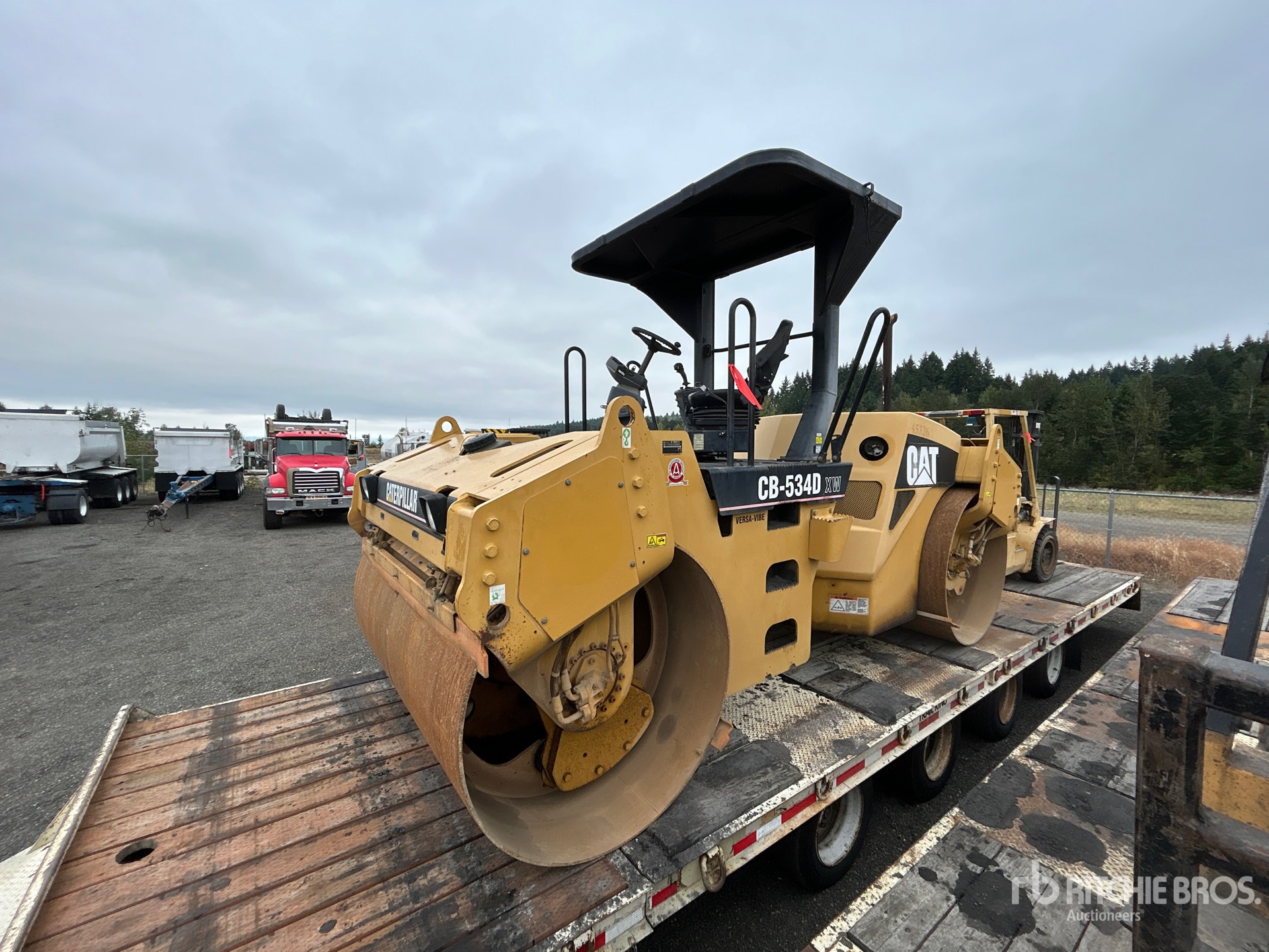 2005 Cat CB-534D Compacteur à double bille