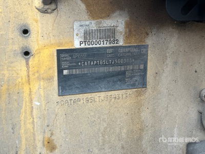 2015 Cat AP1055F Track Asphalt Paver