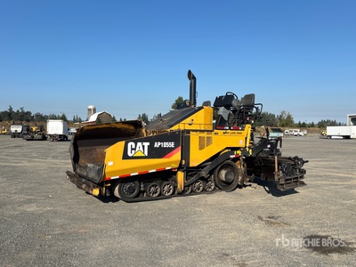 2014 Cat AP1055E Track راصف الأسفلت