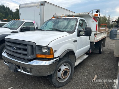1999 Ford F-550 4x2 شاحنة قلابة حمولة خفيفة