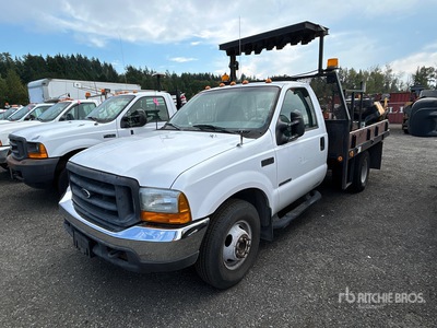1999 Ford F-350 XL 4x2 Flatbed Truck
