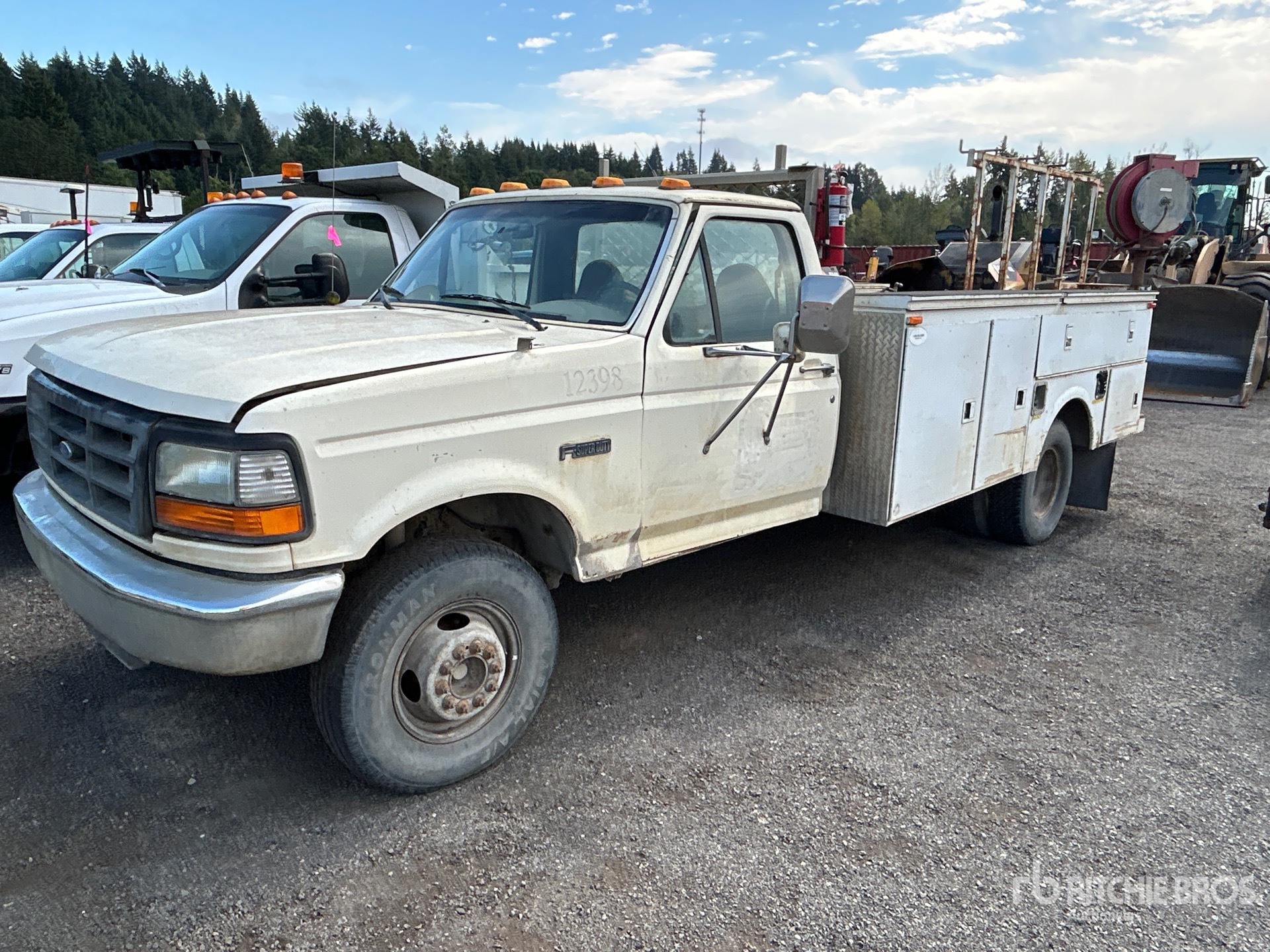 1995 Ford F-Super Duty XL 4x2 Utility Truck