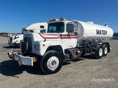1985 Mack RD688S 6x4 Water Truck (Inoperable)