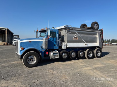 2009 Peterbilt 367 14x4 Super 18 شاحنة قلابة -خمس محاور