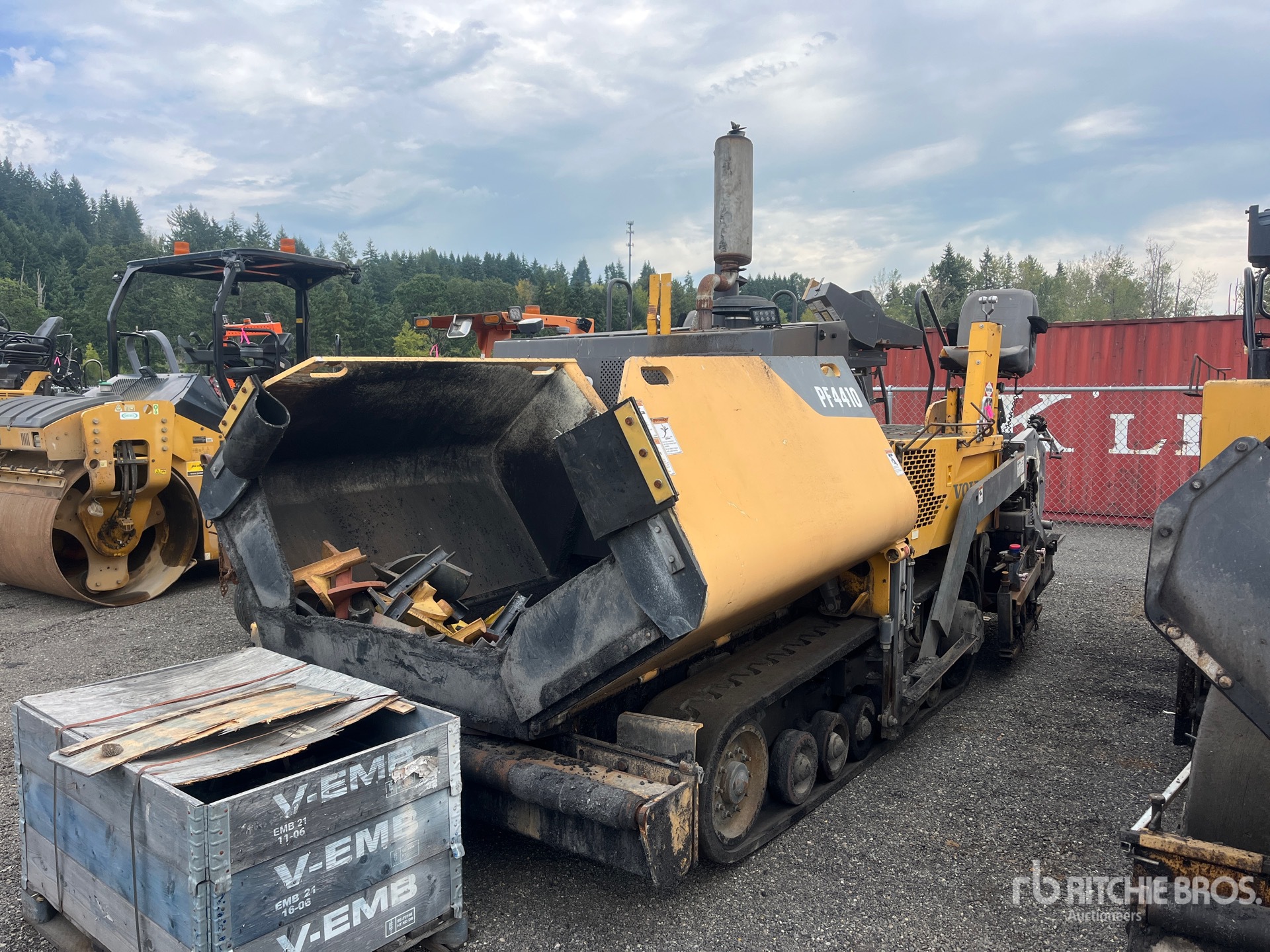 2016 Volvo PF4410 Track Asphalt Paver