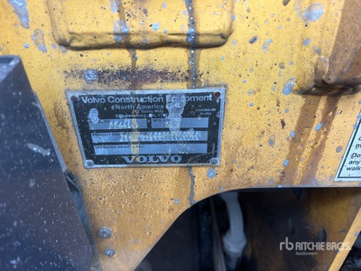 2016 Volvo PF4410 Track Asphalt Paver