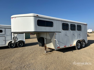 1999 Circle J 24 ft T/A Livestock Trailer