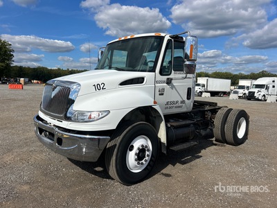 2007 International 4400 4x2 S/A Day Cab Truck Tractor