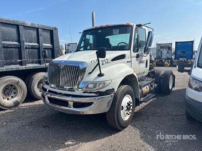 2008 International 4400 4x2 S/A Day Cab Truck Tractor (Inoperable)
