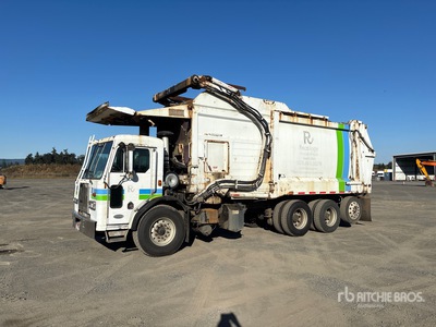 2006 Peterbilt 320 8x4 Front Loader Waste Collection Truck