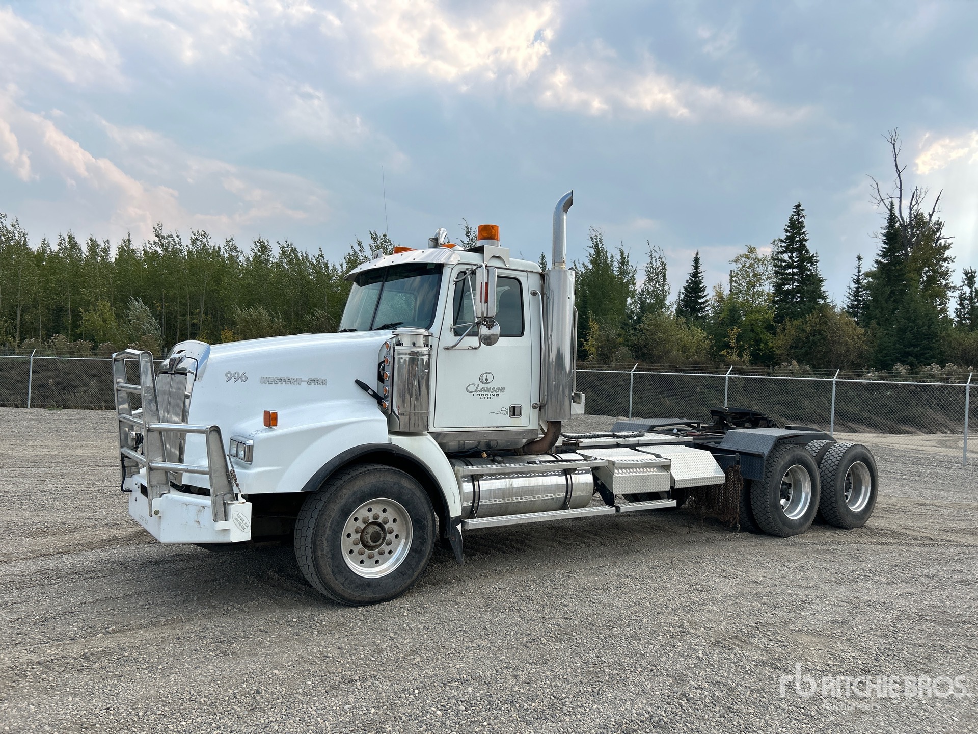 2004 Western Star 4900 6x4 T/A Day Cab Truck Tractor