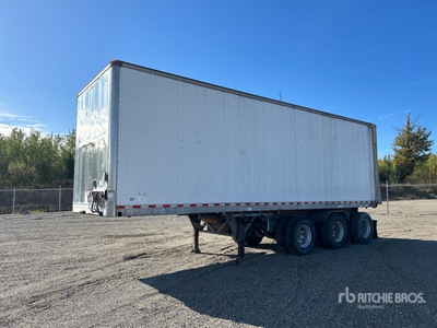 2011 Manac 30 ft Tri/A Van Trailer