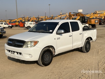 2008 Toyota Hilux Crew Cab Pickup