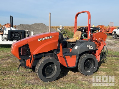2015 Ditch Witch RT55 MT12 4x4 Scavatrincea