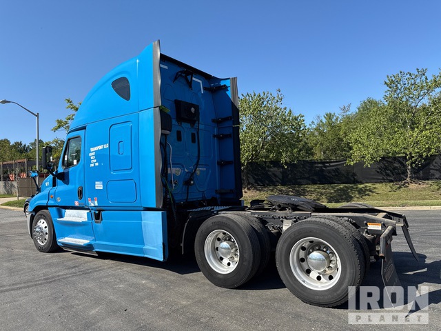CAMIóN CAMAROTE 2016 FREIGHTLINER