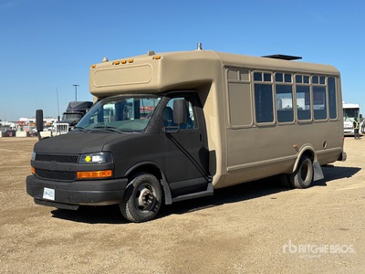 2014 Chevrolet Express G4500 4x2 Bus