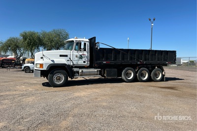 2002 Mack CL713 8x4 8x4 Tipper Truck