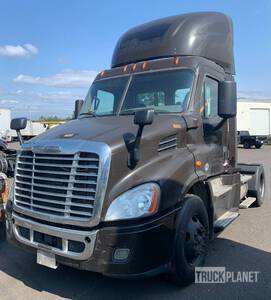 2018 Freightliner Custom CASCADIA Day Cab Truck Tractor