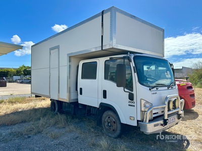 2011 Isuzu NNR Van Truck