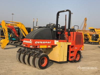 2004 Dynapac مدحلة هوائية