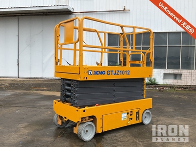 2017 XCMG GTJZ1012 Electric Scissor Lift