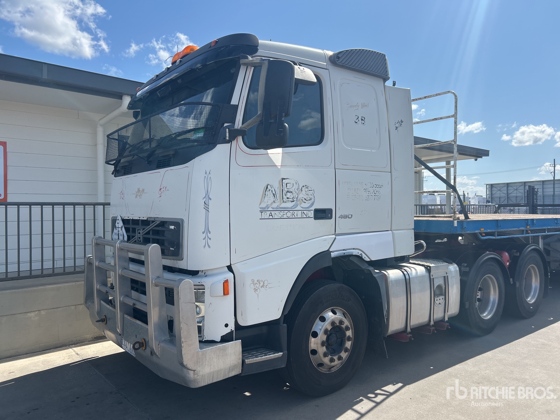 2004 Volvo FH16 T/A Sleeper Truck Tractor