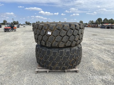 Quantity of (2) Michelin 29.5R25 Banden