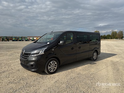 2020 Renault Trafic 9-Seat Long Version Bus