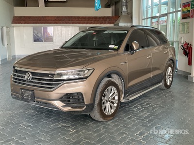 2018 Volkswagen Touareg AWD SUV
