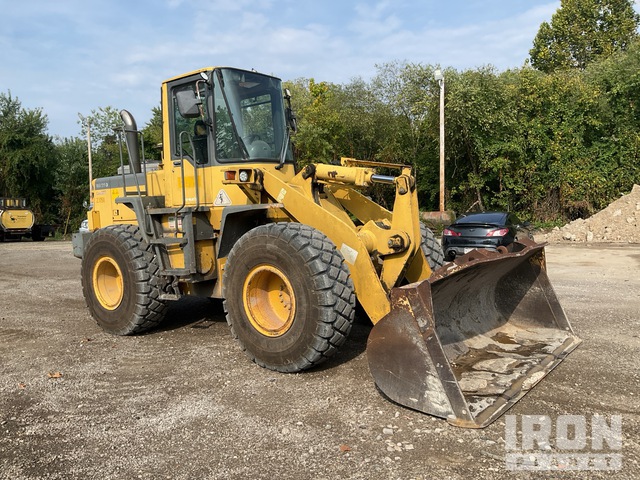 CARGADOR FRONTAL 2000 KOMATSU WA2503