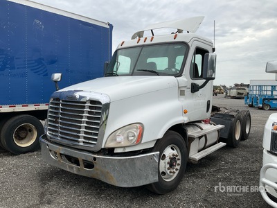 2015 Freightliner Cascadia 125 6x4 T/A Day Cab Truck Tractor (Inoperable)