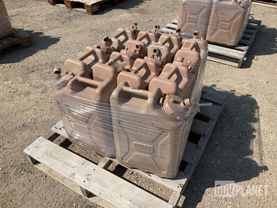 (10) Plastic Water Cans
