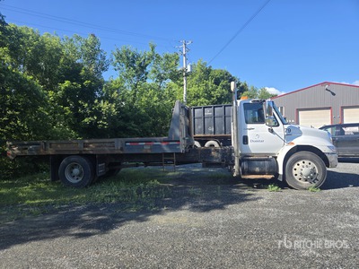 2009 International 4300 4x2 Flatbed Truck