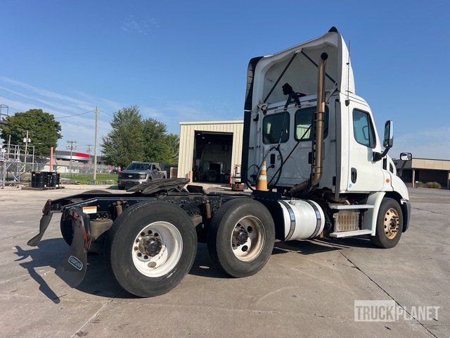 CAMIóN 2017 FREIGHTLINER