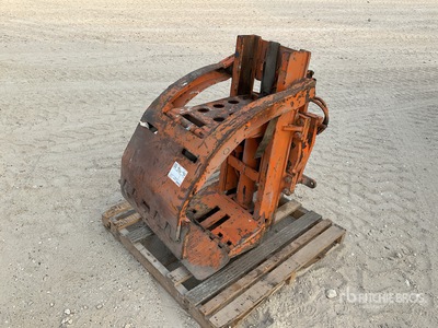 Hydraulic Roll Clamp - Fits forklift