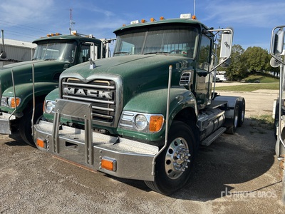 2007 Mack CV713 Cabeza Tractora Cabina Corta