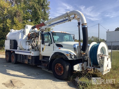 2010 International WorkStar 7300 Vacuum Tanker Truck