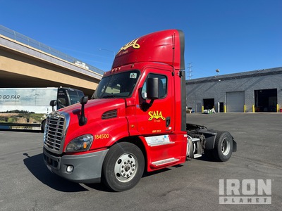 2018 Freightliner CA113 S/A Day Cab Truck Tractor