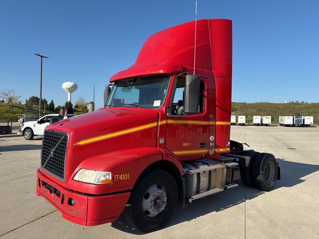 2017 Volvo VNM42T 4x2 S/A Day Cab Truck Tractor