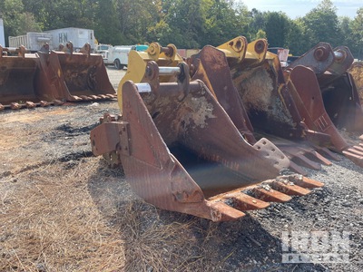 39 in Compactor Excavator Bucket