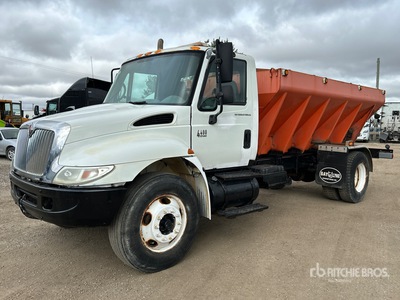 2006 International DuraStar 4400 4x2 Spreader Truck