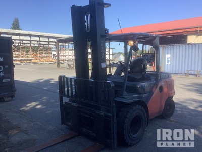 2014 Toyota 8FD45U 9150 lb Pneumatic Tire Forklift