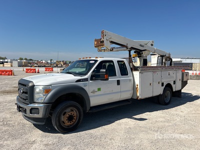 Versalift on 2015 Ford F-550 XL 4x2 Extended Cab auto hoogwerker