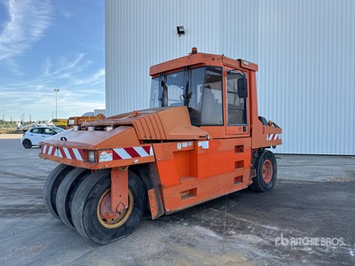 2000 Cat PS-300B 7 Wheel Compacteur Sur Pneus Pneumatic Roller