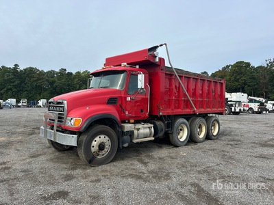 2007 Mack CV713 Granite 8x4 T/A Camión dumper